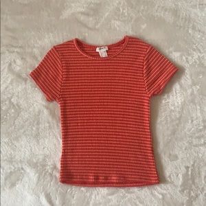 tight cropped tee shirt